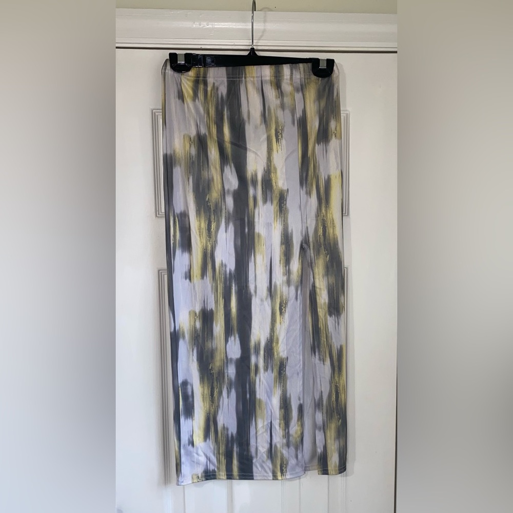 Cute White, Yellow, and Gray Skirt